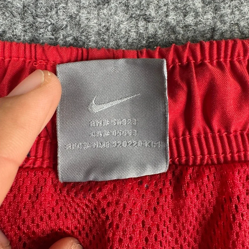 Nike Athletic Shorts Mens Size XL Red Grey Stripe Cargo Mesh Lined Drawstring